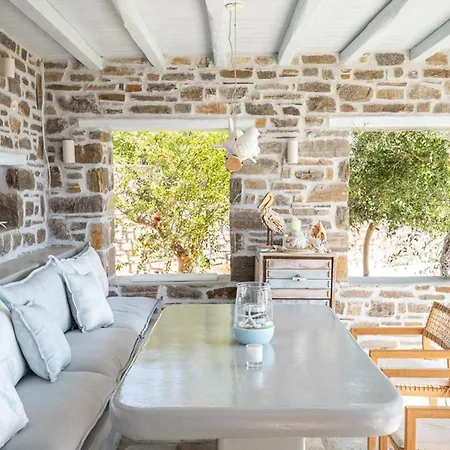 Helios On Golden * Chrisi Akti (Paros)